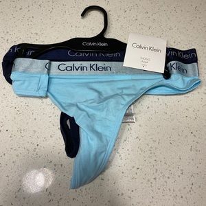 NWT calvin klein thongs size s